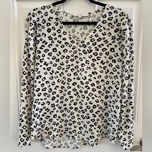 LOFT Leopard Print V Neck Mixed Media Top. Size Small. White.